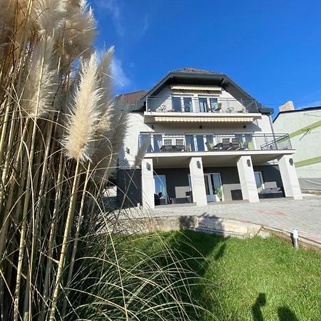 Balkon Apartmanhaz Panzio Balatonfüred Eksteriør billede