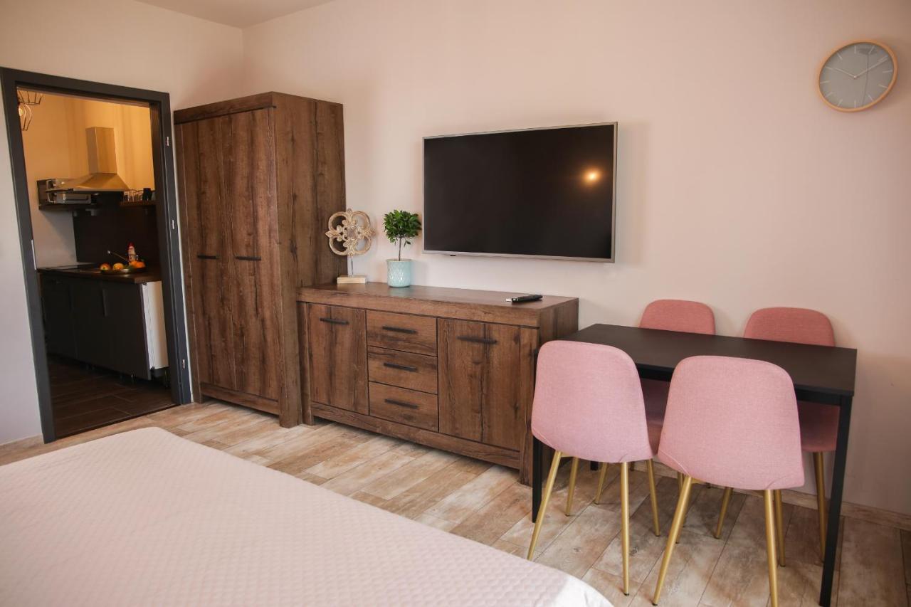 Balkon Apartmanhaz Panzio Balatonfüred Eksteriør billede