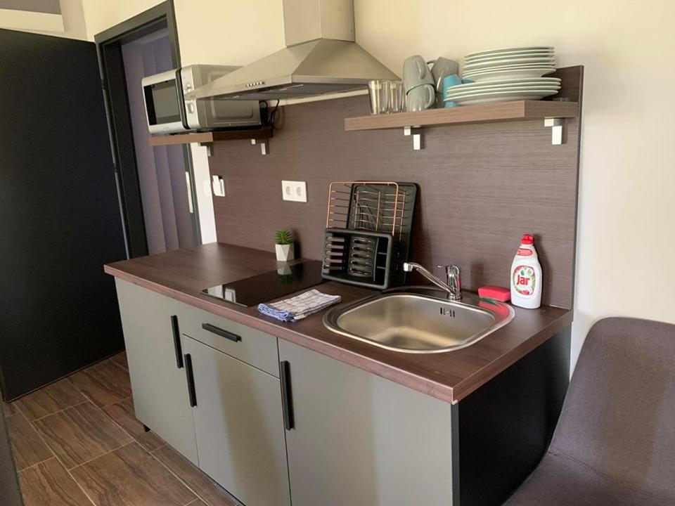 Balkon Apartmanhaz Panzio Balatonfüred Eksteriør billede